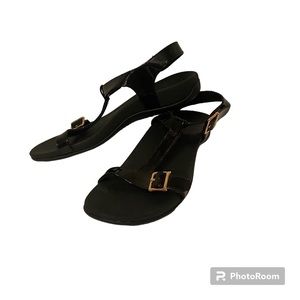 VIONIC SHOES SANDALS BLACK FAUX PATENT STRAPS GOLD TONE BUCKLE ADRIANE SIZE 8